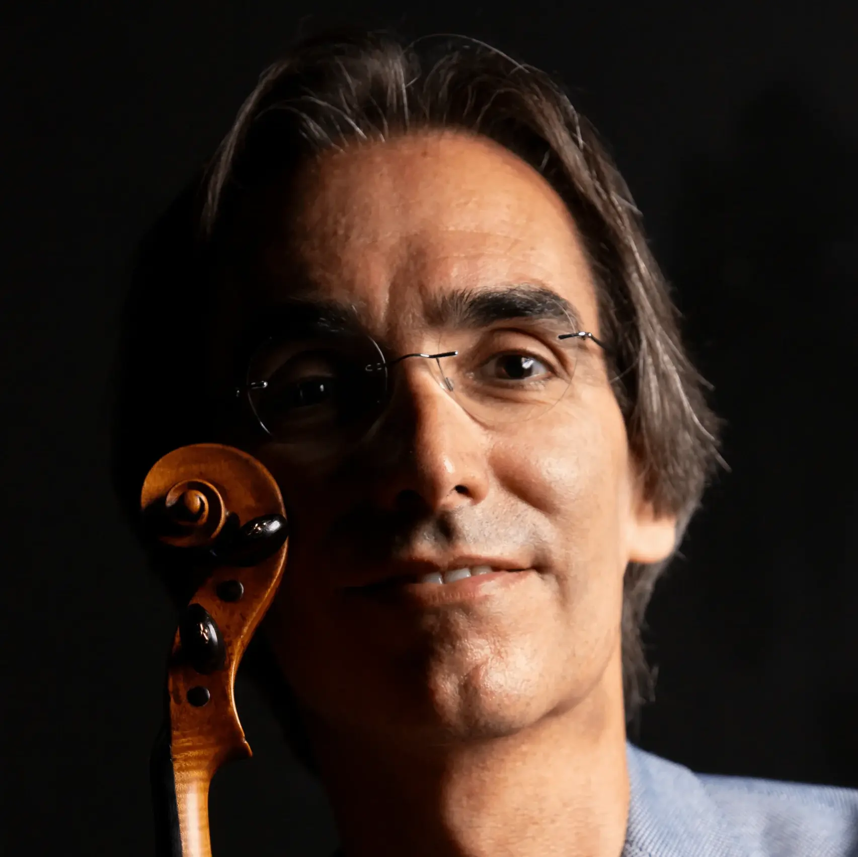 Portrait photo of Carlos Damas